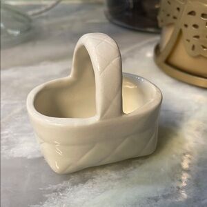 Vintage little Ceramic Basket